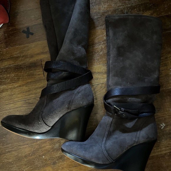 You by Crocs Dark Brown Suede Tall Boots Wedge Heels Womens 8 - Picture 3 of 7